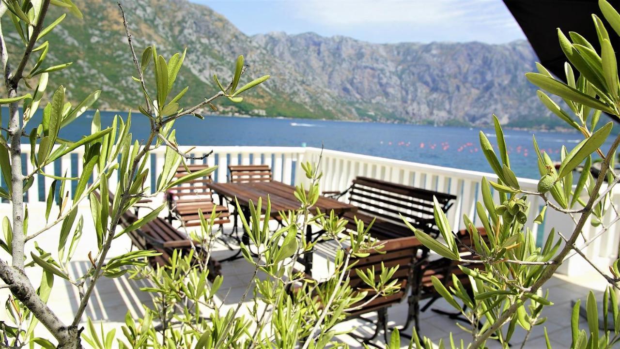 Penthouse Stoliv New Spa-Pool Villa Is Located 5M From The Sea, Exclusive Terrace,Private Jetty Wih Sunbeds, Pebble Beach, Secluded Location Total Area 375M2 At Your Disposal Cattaro Esterno foto
