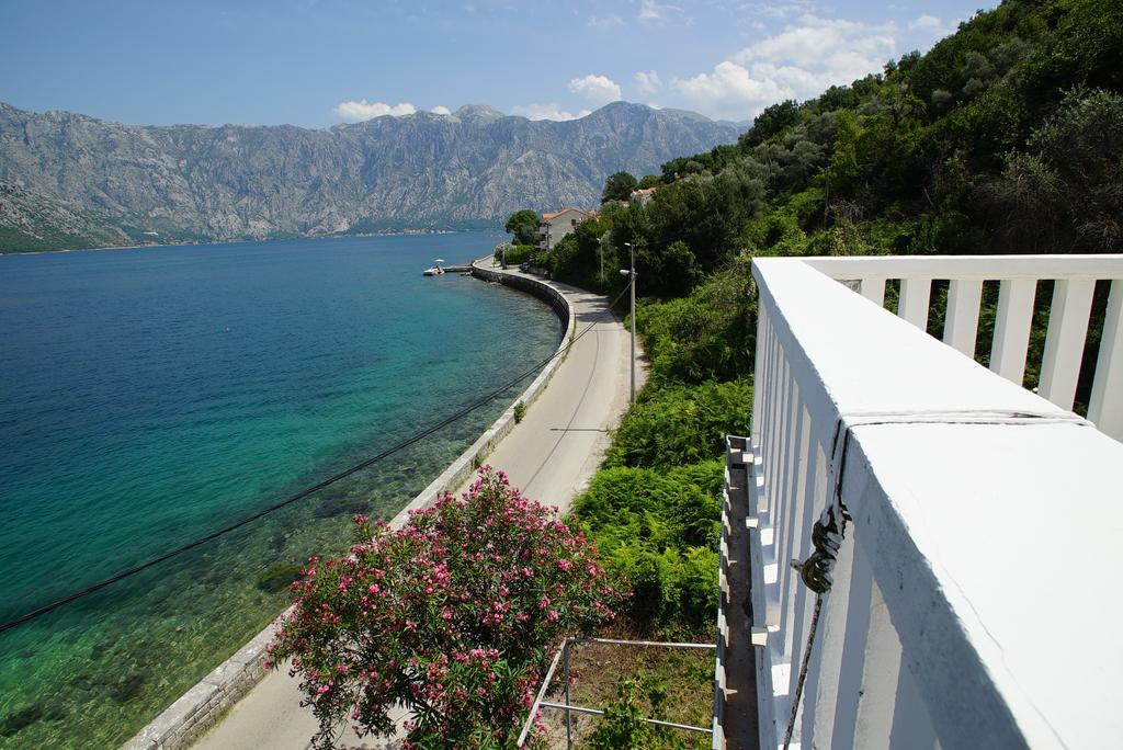 Penthouse Stoliv New Spa-Pool Villa Is Located 5M From The Sea, Exclusive Terrace,Private Jetty Wih Sunbeds, Pebble Beach, Secluded Location Total Area 375M2 At Your Disposal Cattaro Esterno foto