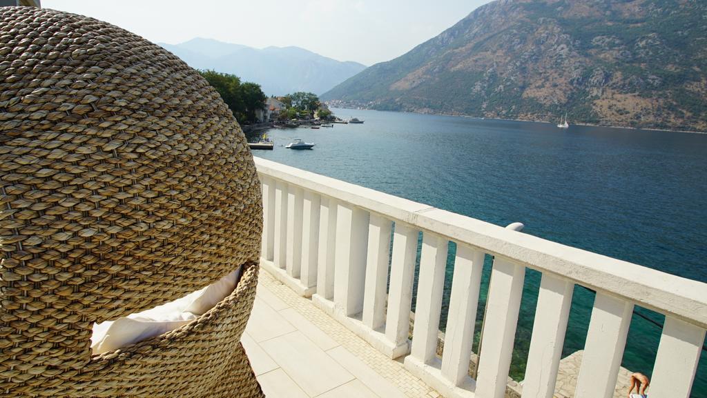 Penthouse Stoliv New Spa-Pool Villa Is Located 5M From The Sea, Exclusive Terrace,Private Jetty Wih Sunbeds, Pebble Beach, Secluded Location Total Area 375M2 At Your Disposal Cattaro Esterno foto